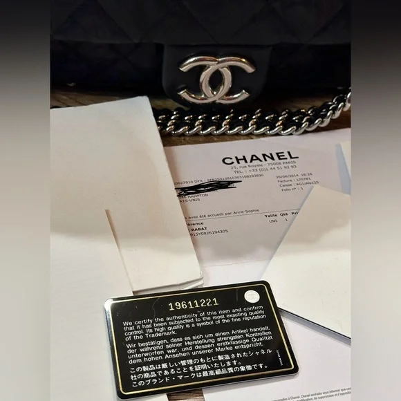 CHANEL from PARIS Quilted Lambskin SAC Maxi Chain Around Purse. AUTHENTIC PURSE - Picture 4 of 10